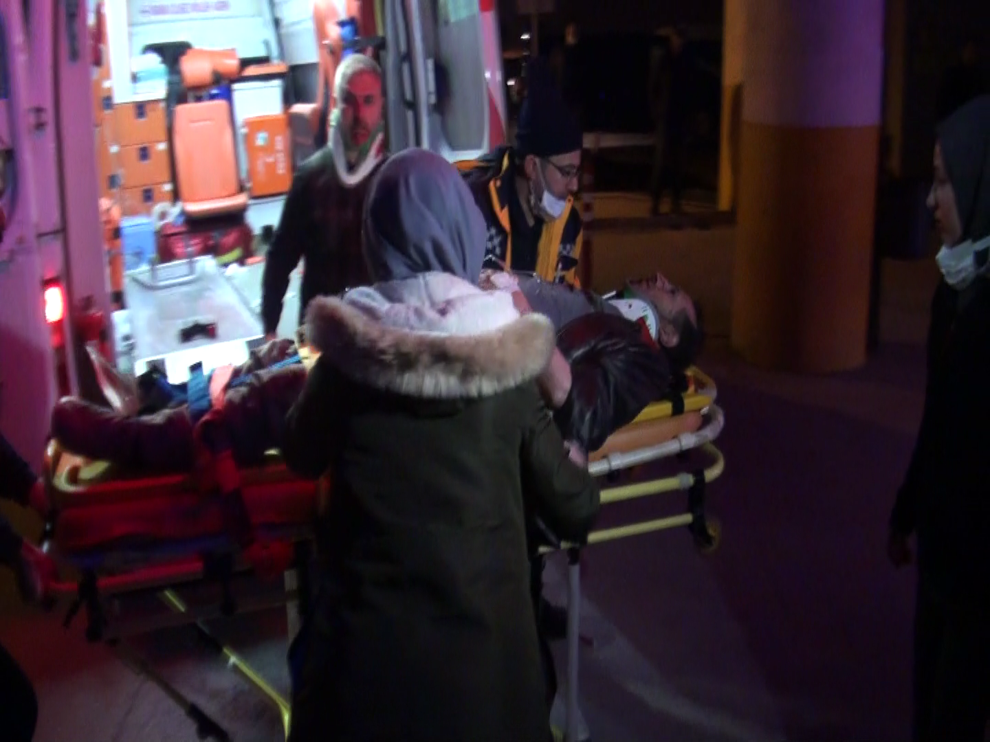 Yolcu otobüsü şarampole devrildi 1 ölü 33 yaralı