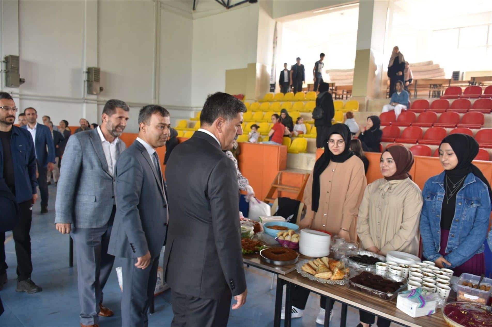 AİHL’de Öğrenci Yararına Kermes Düzenlendi