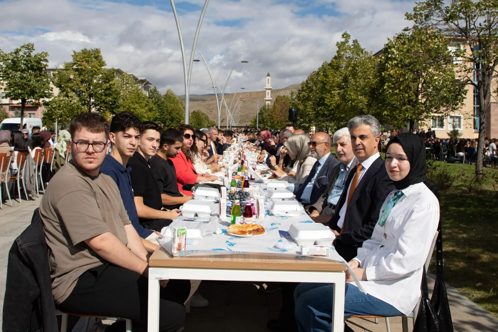 EBYÜ Öğrencilerine Hoş Geldiniz Kahvaltısı