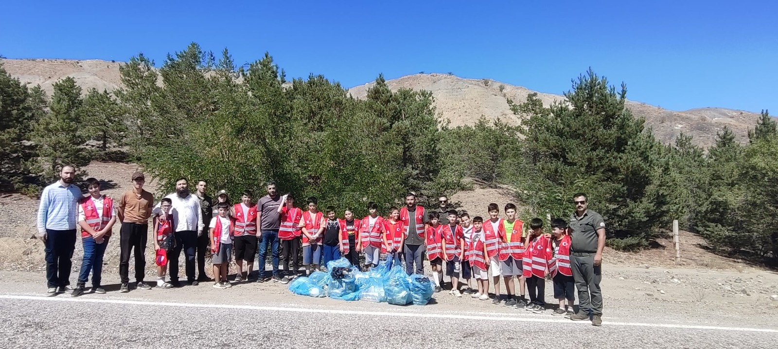 Erzincan’ın Atatepe’si çöplerden temizlendi
