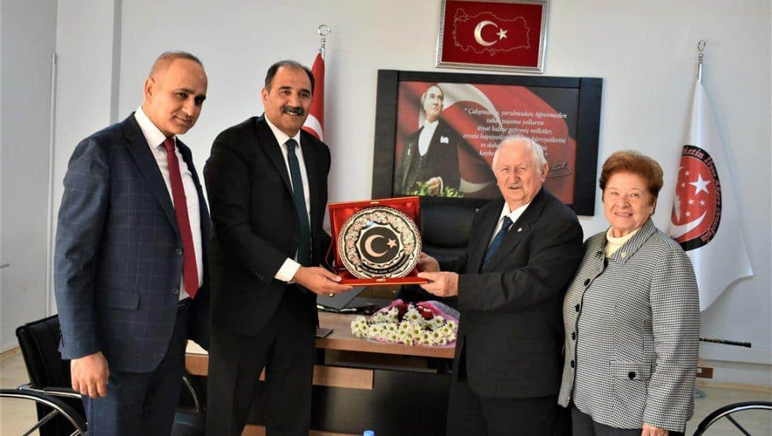 Vali Metin İlyas Aksoy'dan İsminin Yaşatıldığı Okula Ziyaret