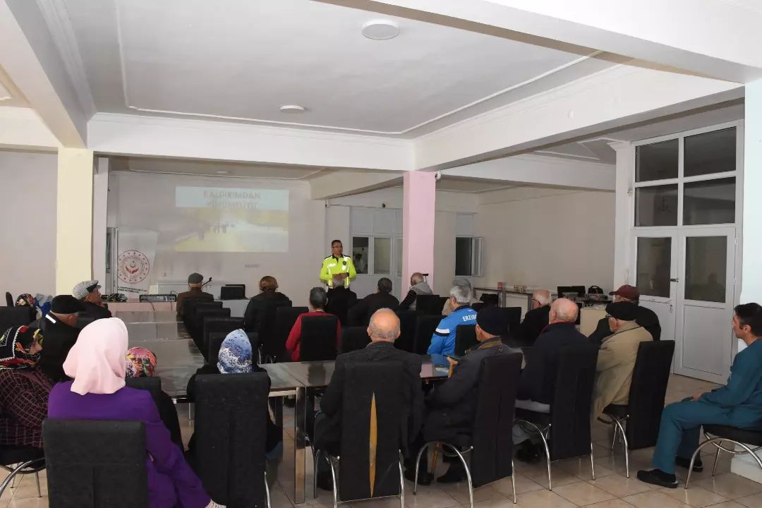 Huzurevi Sakinlerine Trafik Eğitimi Verildi