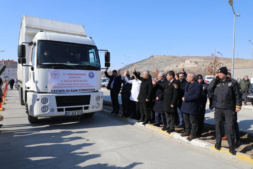 Yardım Tırları Afet Bölgesine Gönderilmeye Devam Ediyor