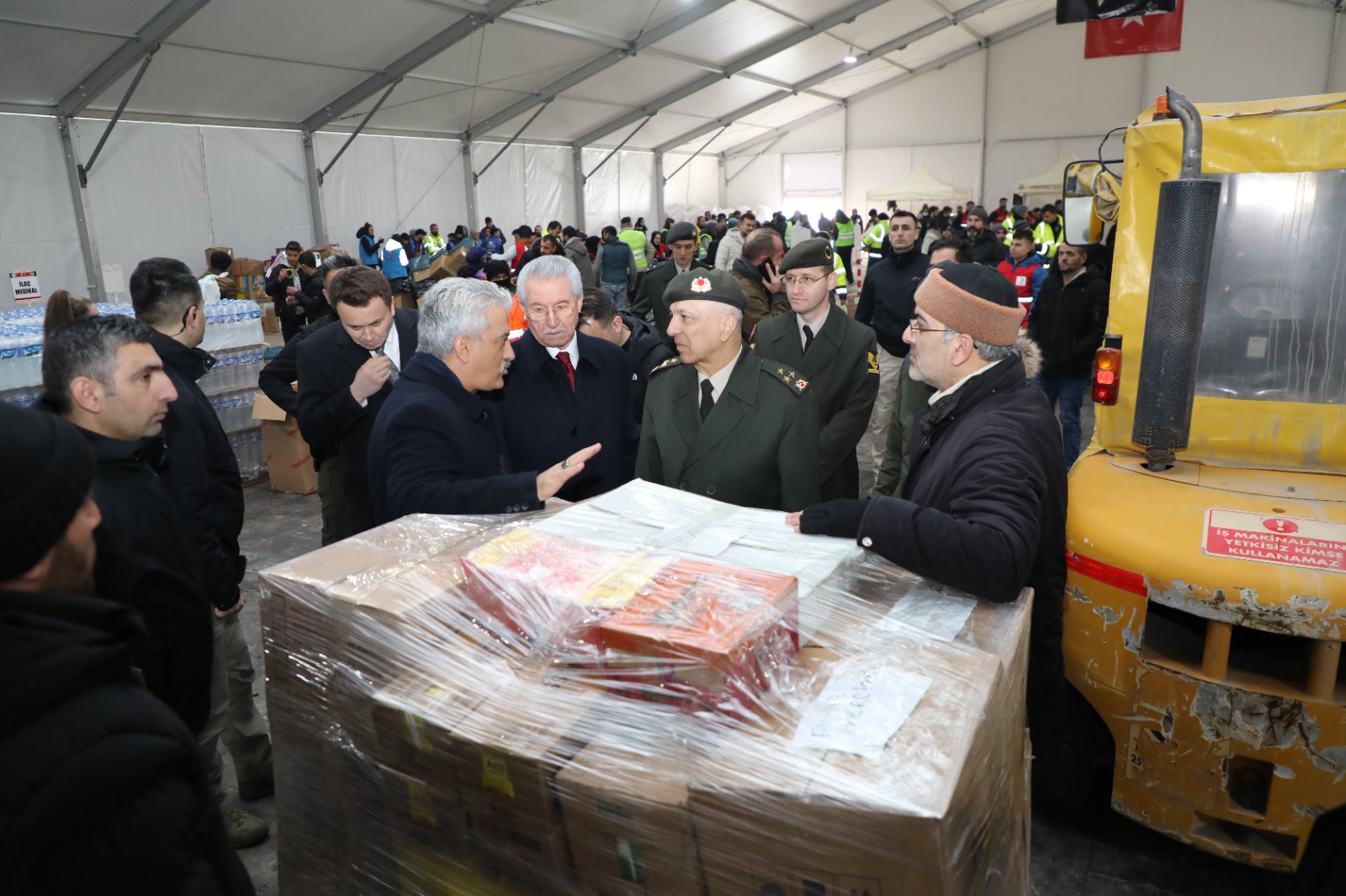 Yardım Toplama Merkezi ile Erzincan Mesleki ve Teknik Anadolu Lisesine Ziyaret 