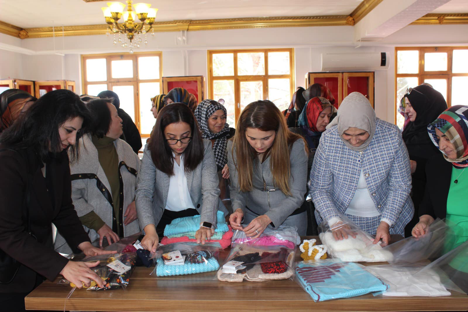 Kadınlar Gününde Depremzedeler Unutulmadı