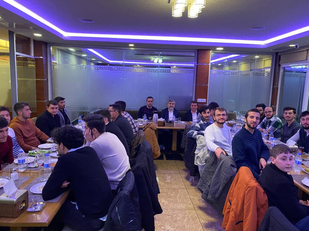 Depremzede öğrencilere iftar programı