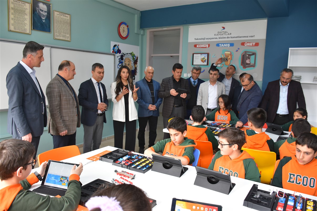 Dijital Kanatlar Atölyesi Açılışı Gerçekleştirildi