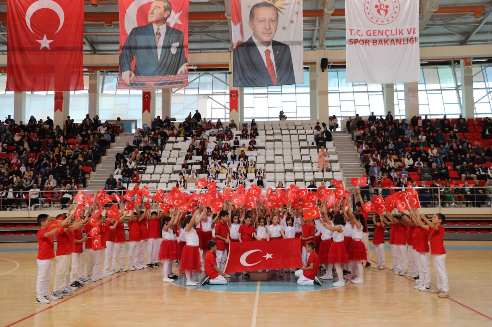 23 Nisan Ulusal Egemenlik ve Çocuk Bayramı, Erzincan’da Coşkuyla Kutlandı