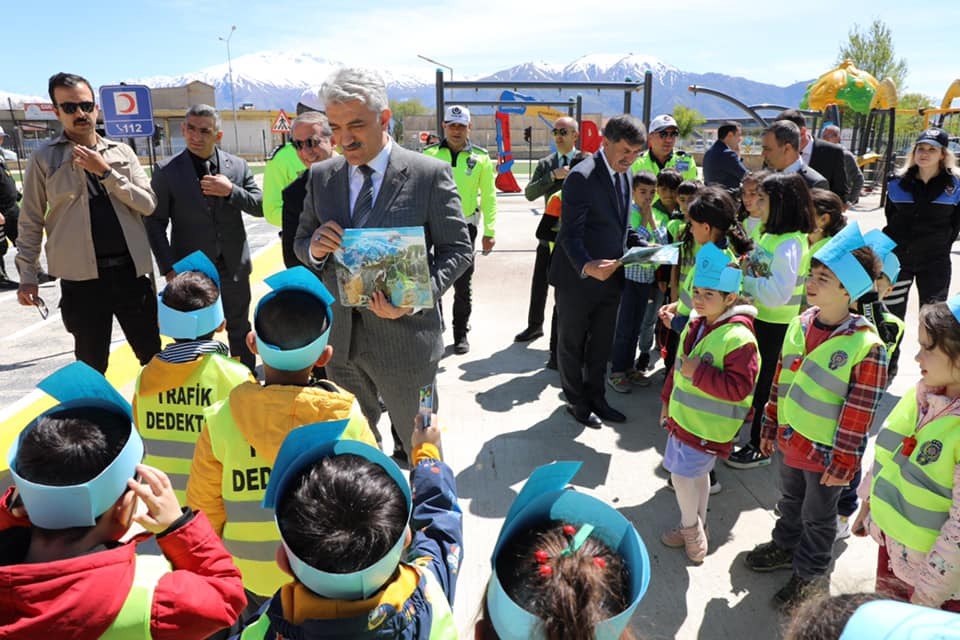 Minik Öğrencilere Trafik Eğitimi