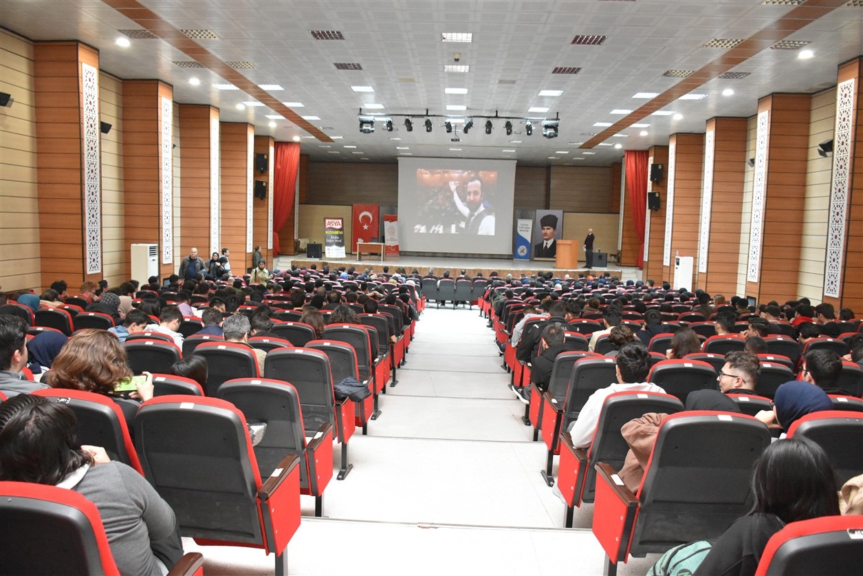 Eğitim Danışmanı ve Kişisel Gelişim Uzmanı Sinan İpek Öğrencilerle Buluştu