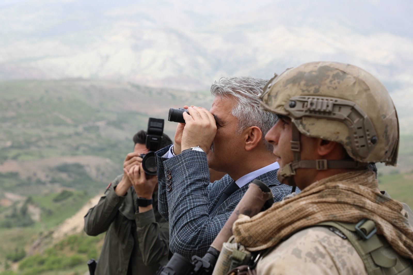 Erzincan Valisi Mehmet Makas, Üs Bölgesinde Görev Yapan Güvenlik Görevlilerini Ziyaret Etti