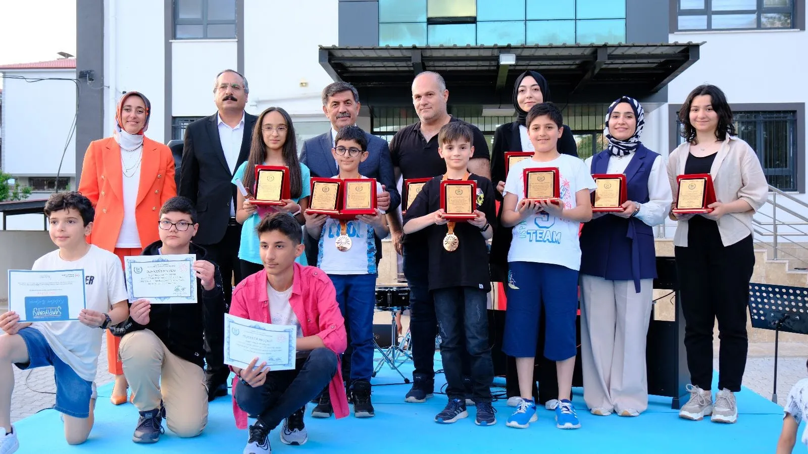Öğrenciler Ödüllerini Aldı