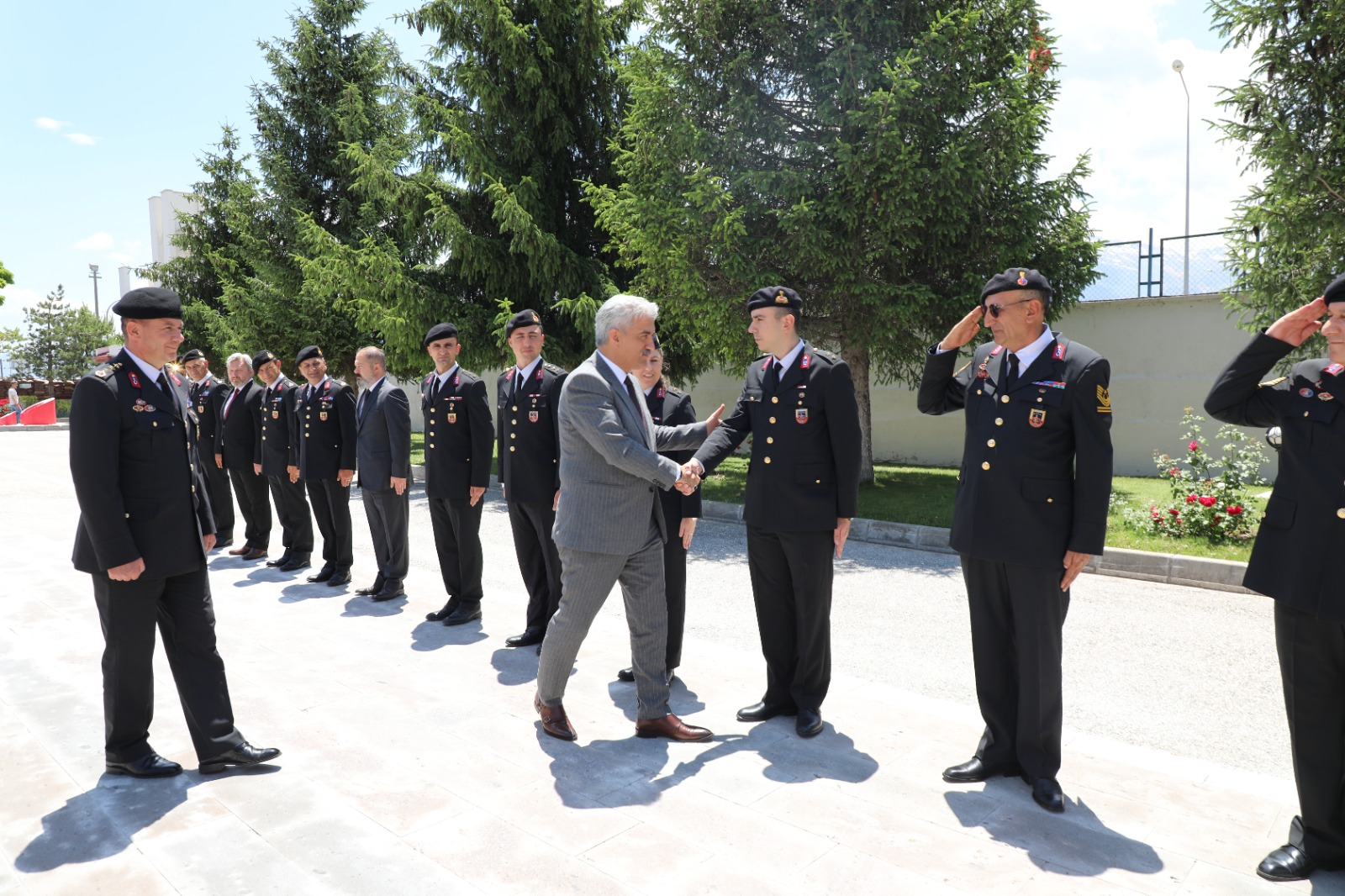 Vali Makas'tan Jandarma Teşkilatına Ziyaret