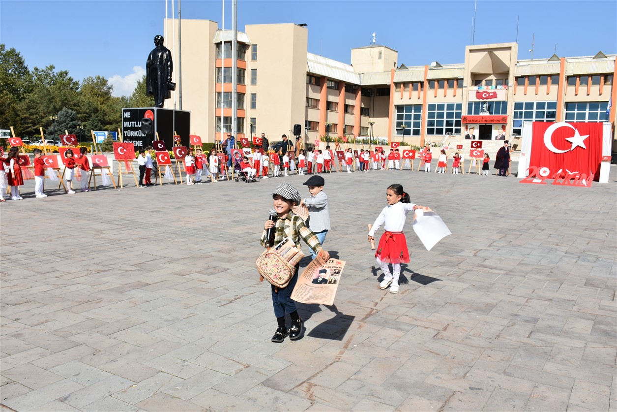 Cuhuriyetin 100. Yılında Şanlı Bayrağım Sergisi