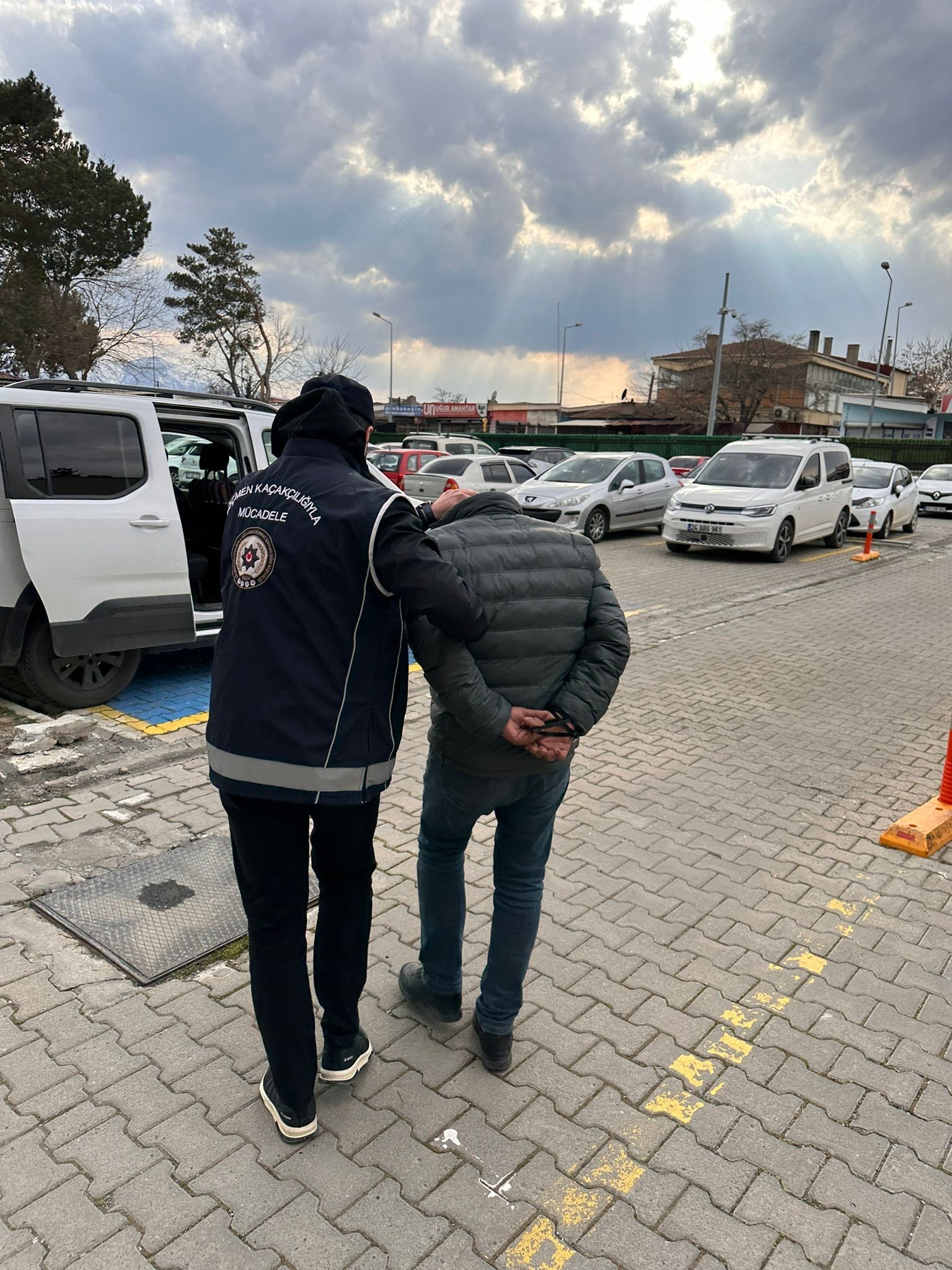 Erzincan'da Göçmen Kaçakçılığı Yapan Bir Kişi Tutuklandı