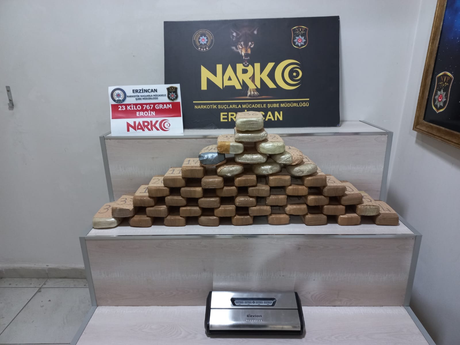 23 kilo 767 gram eroin maddesi ele geçirildi