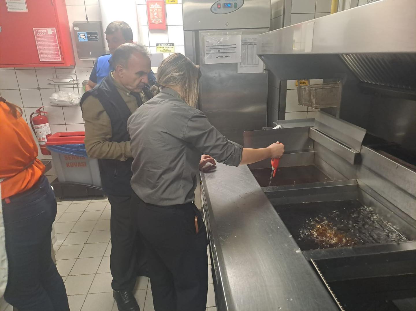 Zabıta Ekiplerinden Lokanta, Kafe ve Fast Food İşletmelerine Denetim