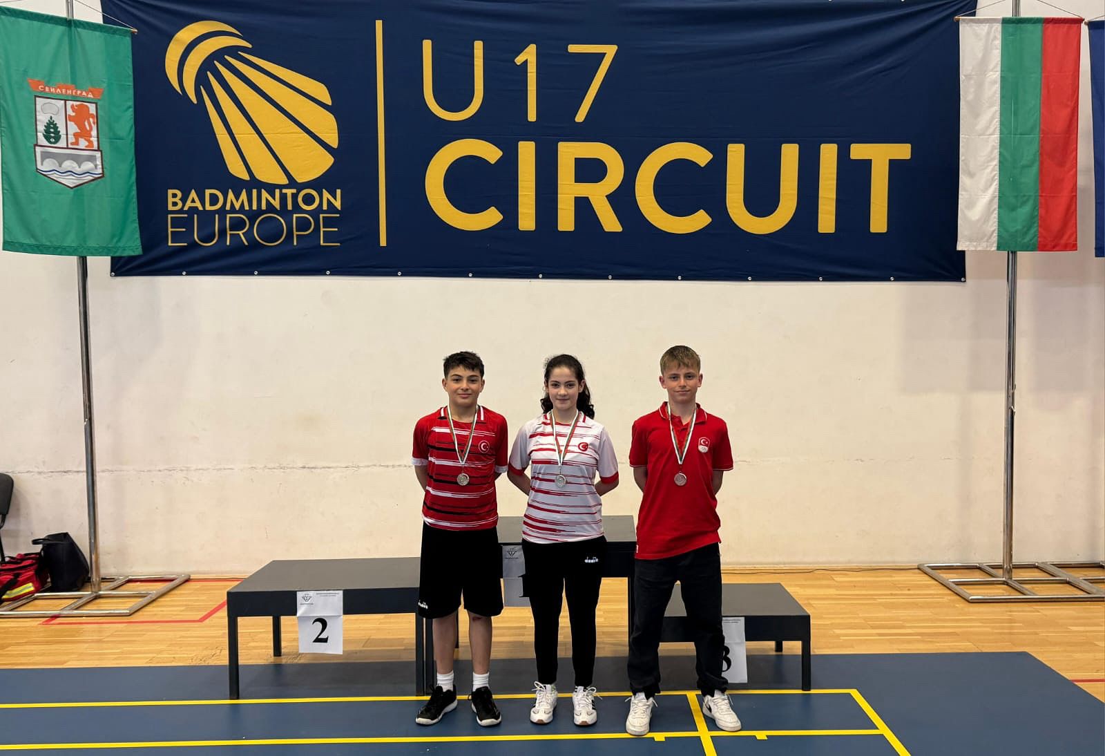 Erzincanlı Badmintonculardan Bulgaristan'da madalya yağmuru