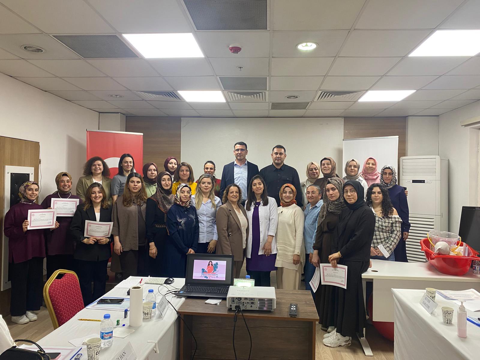 Sağlık Personeline Yönelik “Doğuma Hazırlık Eğitimi” 