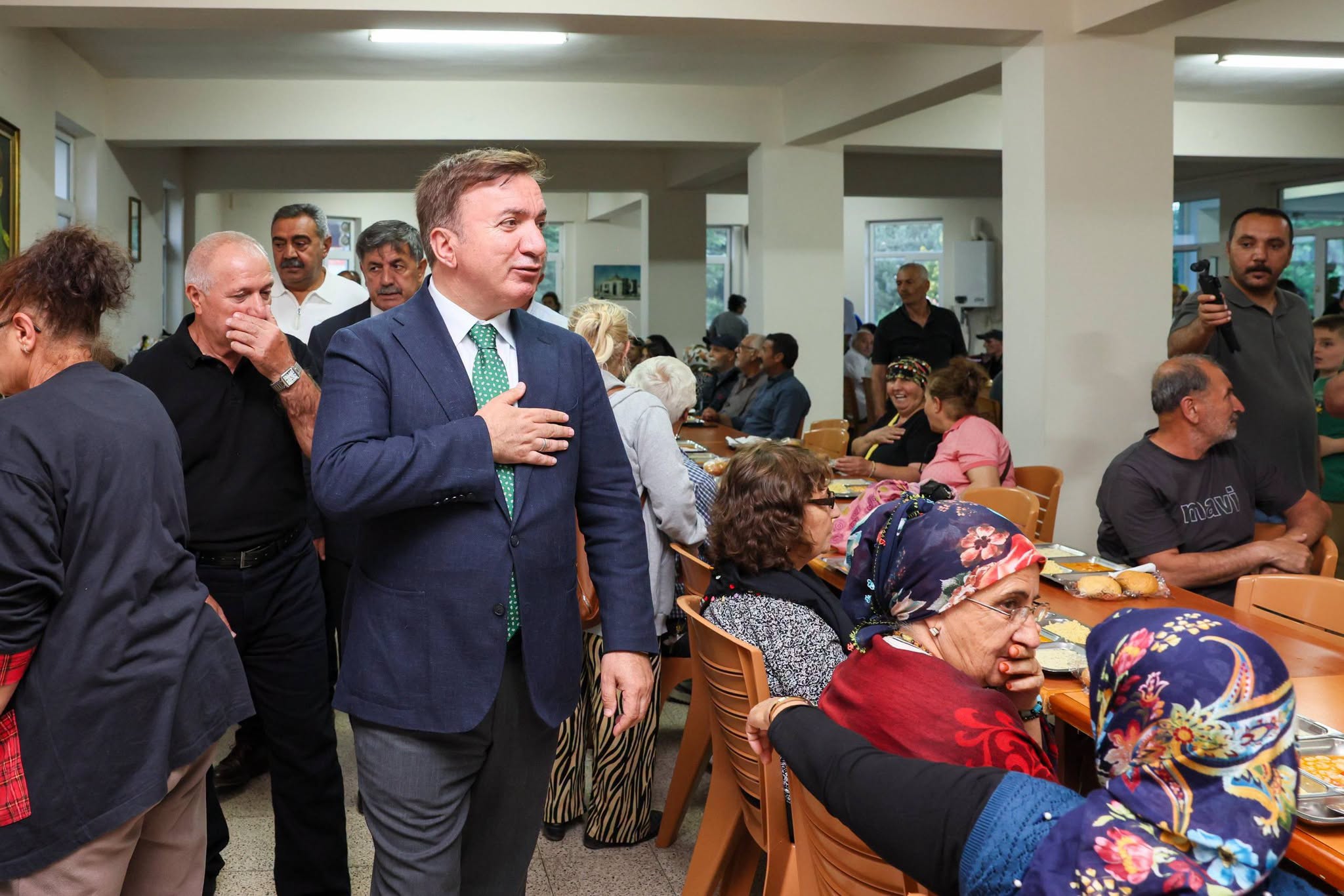 Vali Hamza Aydoğdu, Cemevi’ndeki Oruç Açma Programında Vatandaşlarla Buluştu