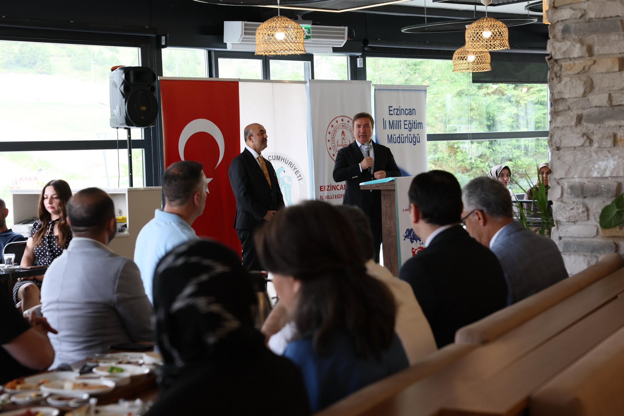 Erzincan’ın Eğitimine Avrupa Dokunuşu: 145 Kişi Geleceğin Vizyonunu Yerinde Gördü!