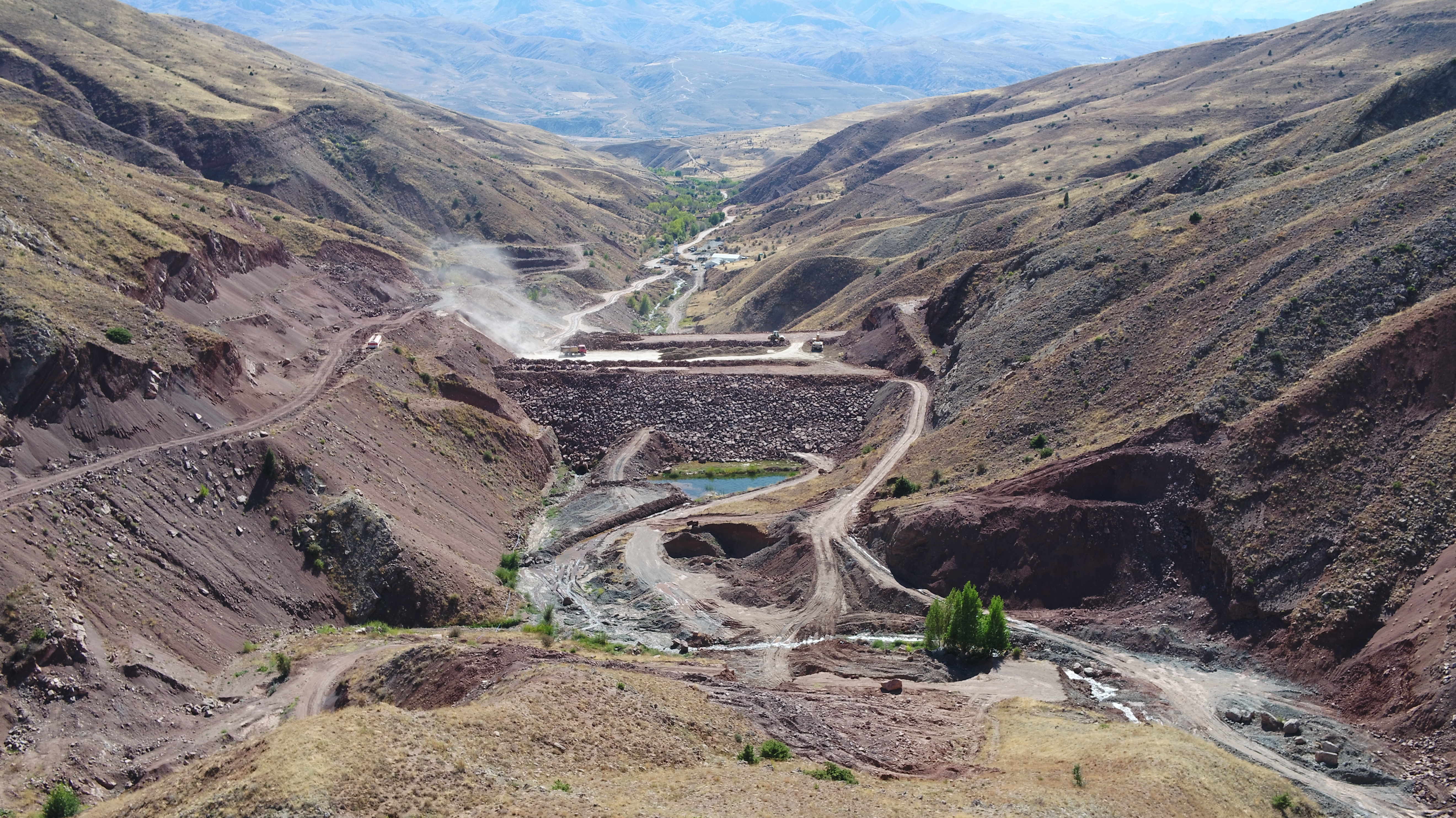 Erzincan Kemah Tuzlaköy Barajı’nda Çalışmalar Aralıksız Devam Ediyor
