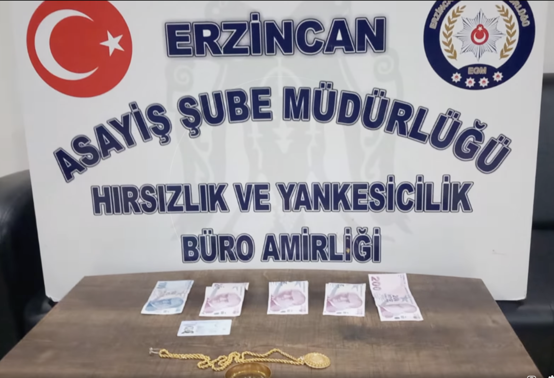 Hırsızlar Polisten Kaçamadı