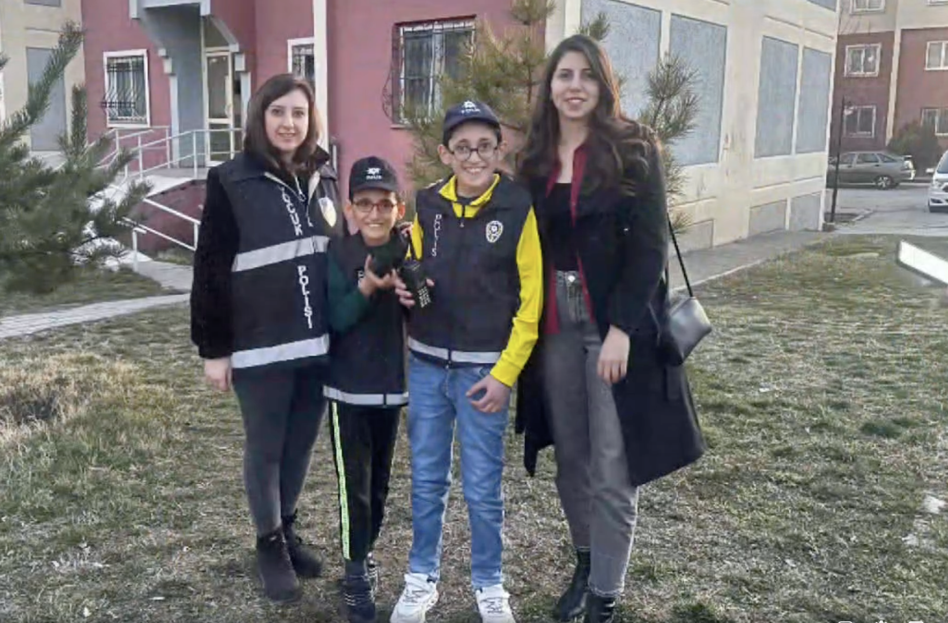 Emniyet Personelinden Epilepsi Hastası Çocuklara Moral Ziyareti