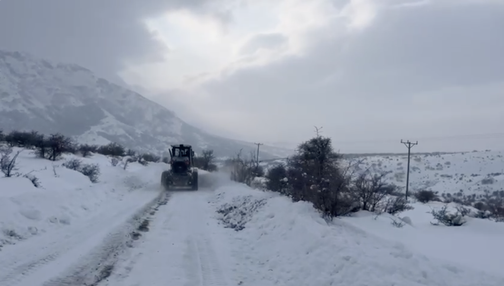 Erzincan'da 449 köy yolu ulaşıma kapandı