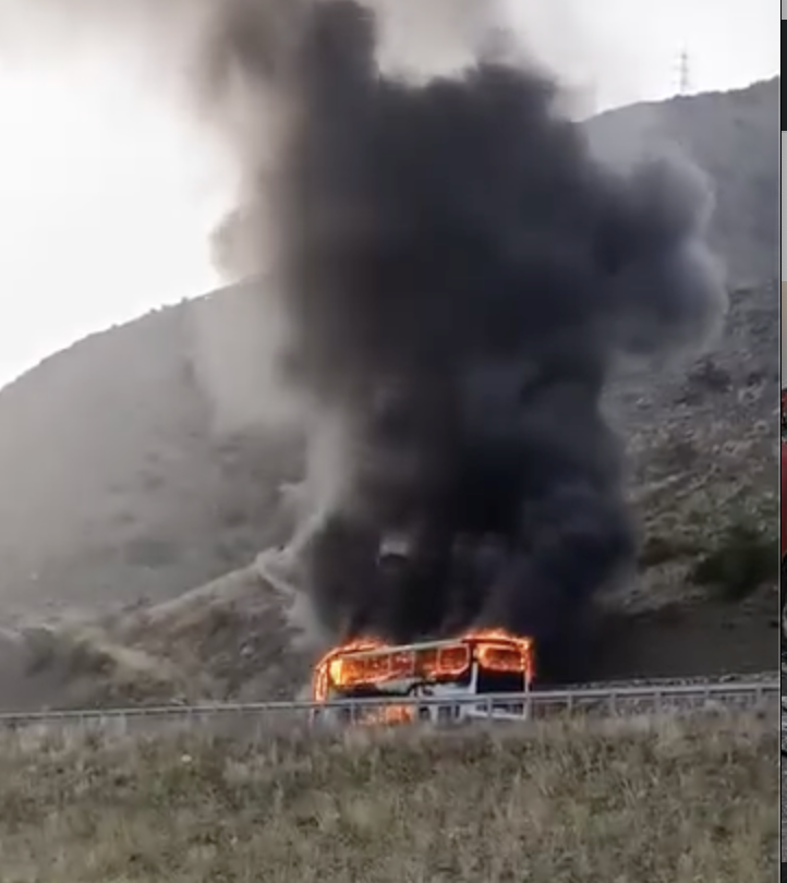 Erzincan-Sivas Kara Yolunda Otobüs Yangını: Faciadan Dönüldü