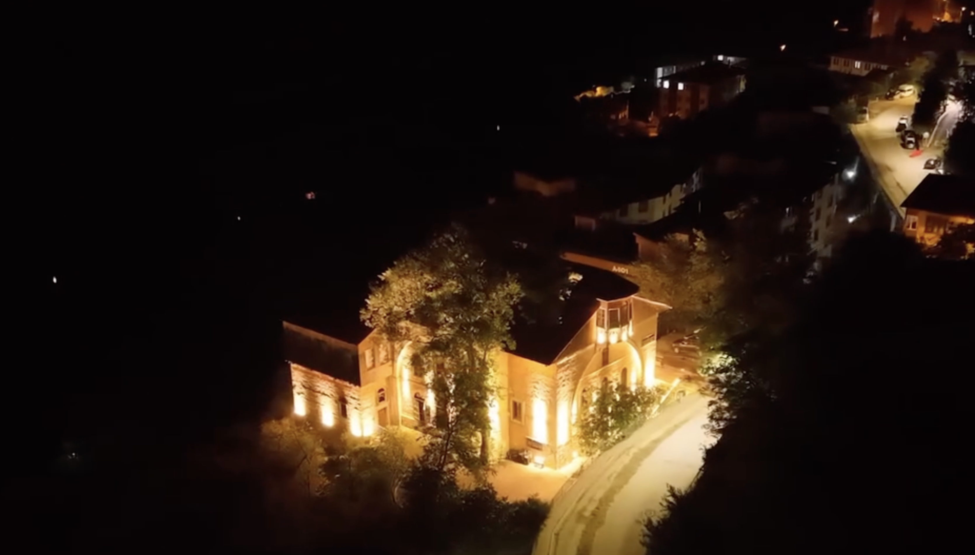 Kemaliye de tarihi konaklar ve sokaklar ışıklandırıldı
