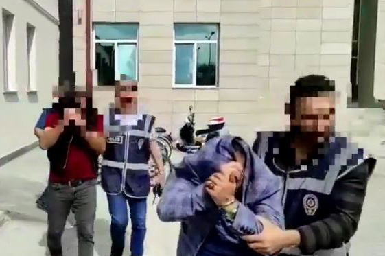 Kendilerini polis olarak tanıtıp dolandırıcılık yapan 2 kişi tutuklandı