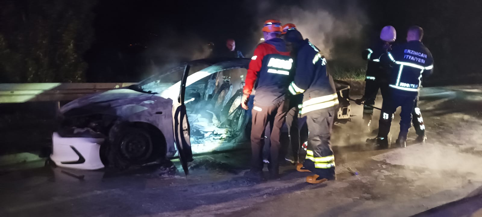 Erzincan’da feci kaza bir kişi yanarak hayatını kaybetti