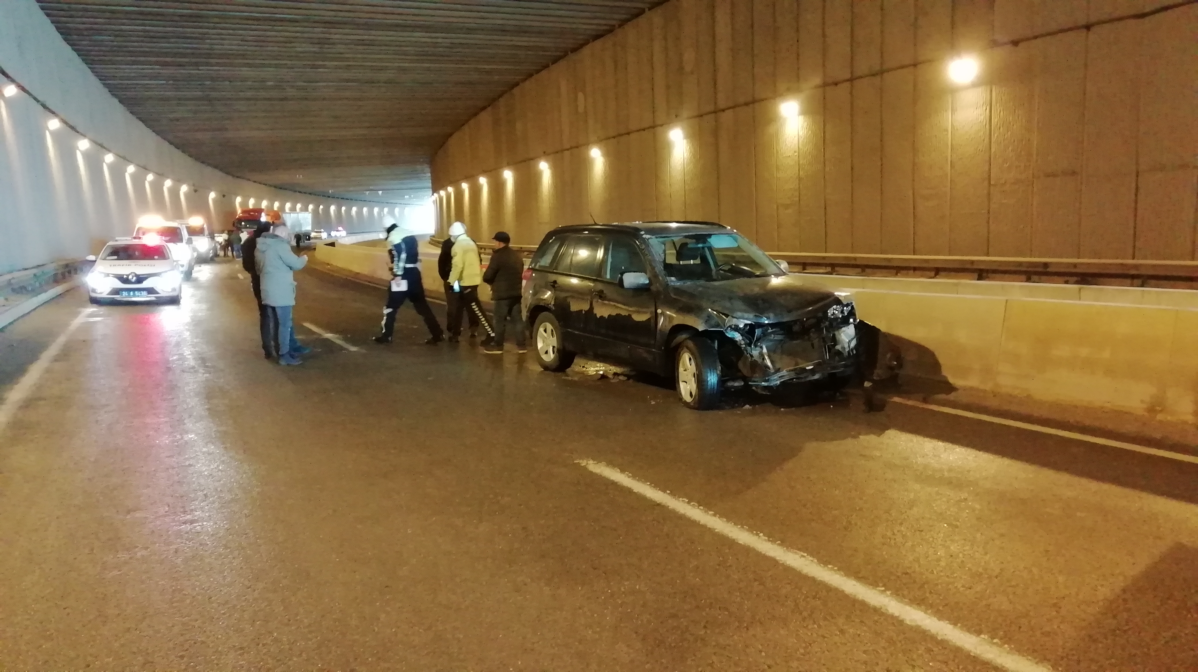Erzincan'da 8 aracın karıştığı zincirleme kazada yaralanan olmadı 