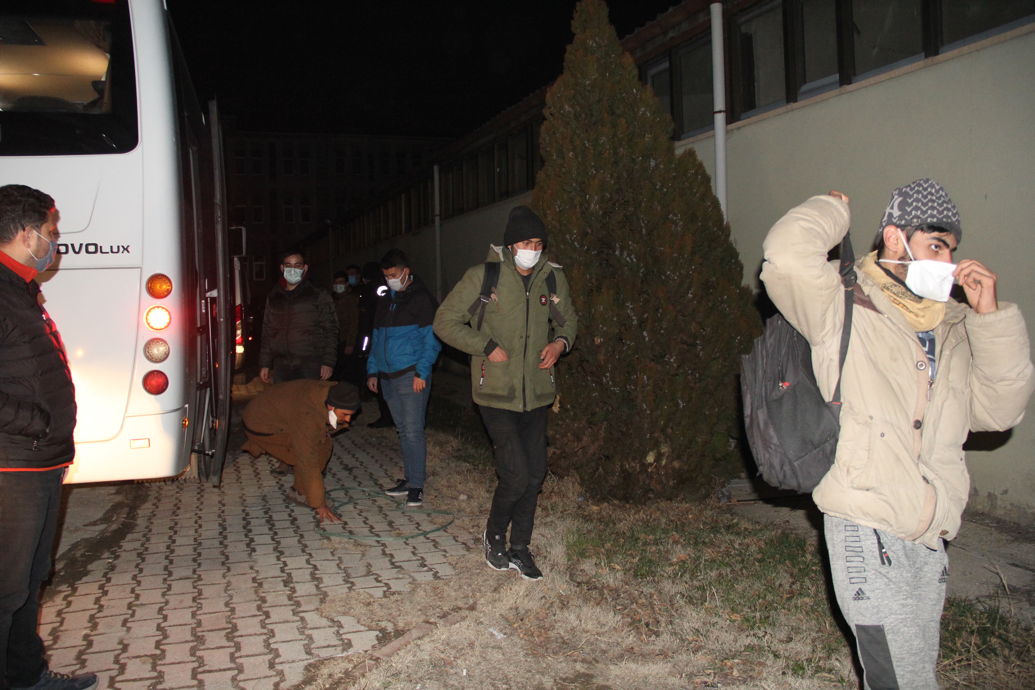 56 Düzensiz Göçmen Yakalandı