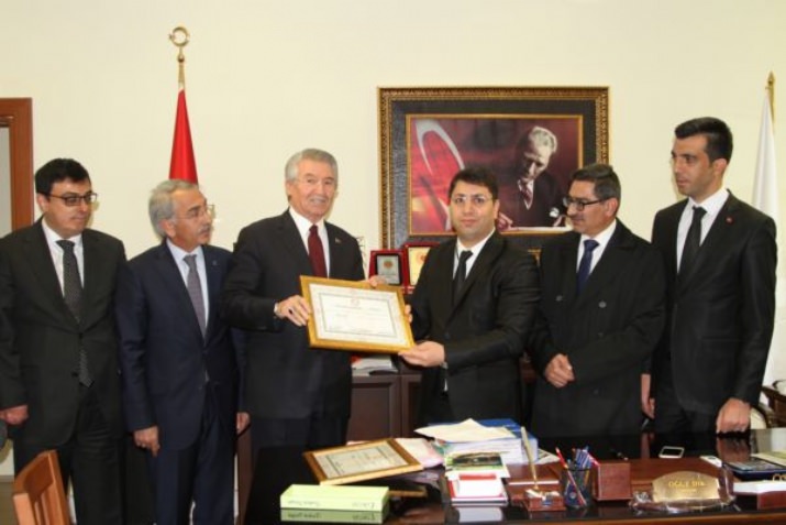 Karakelle ve Bayram, Mazbatalarını Aldı