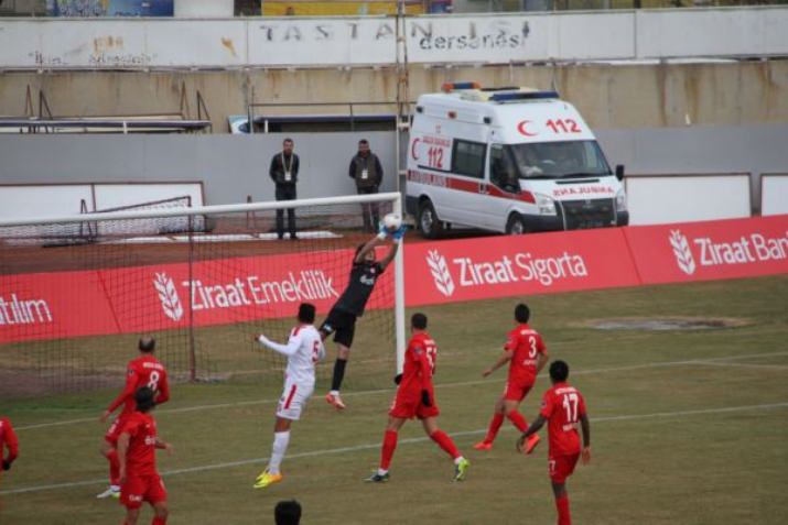 24 Erzincanspor, Antalyaspor'a Nefes Aldırmadı