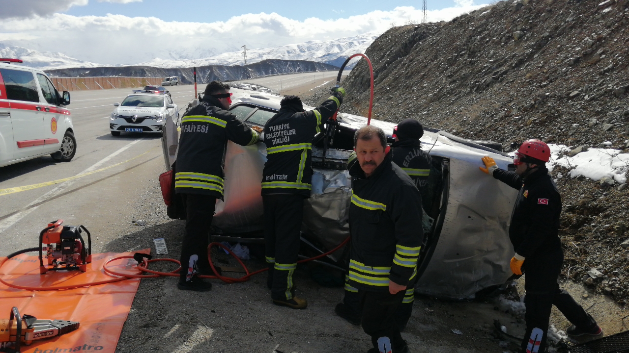 Erzincan'da feci kaza 