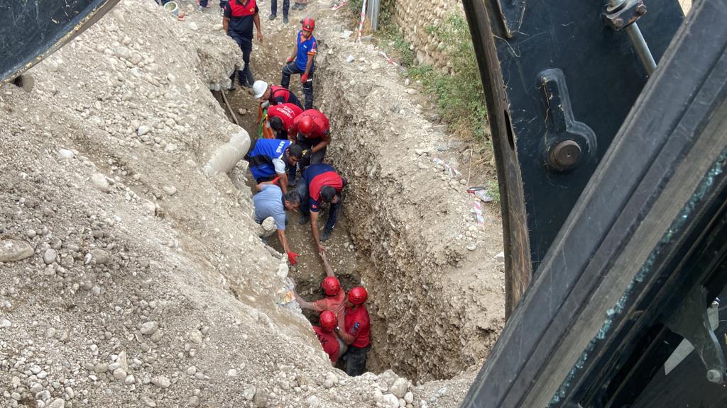 Göçük altında kalan işçi kurtarıldı