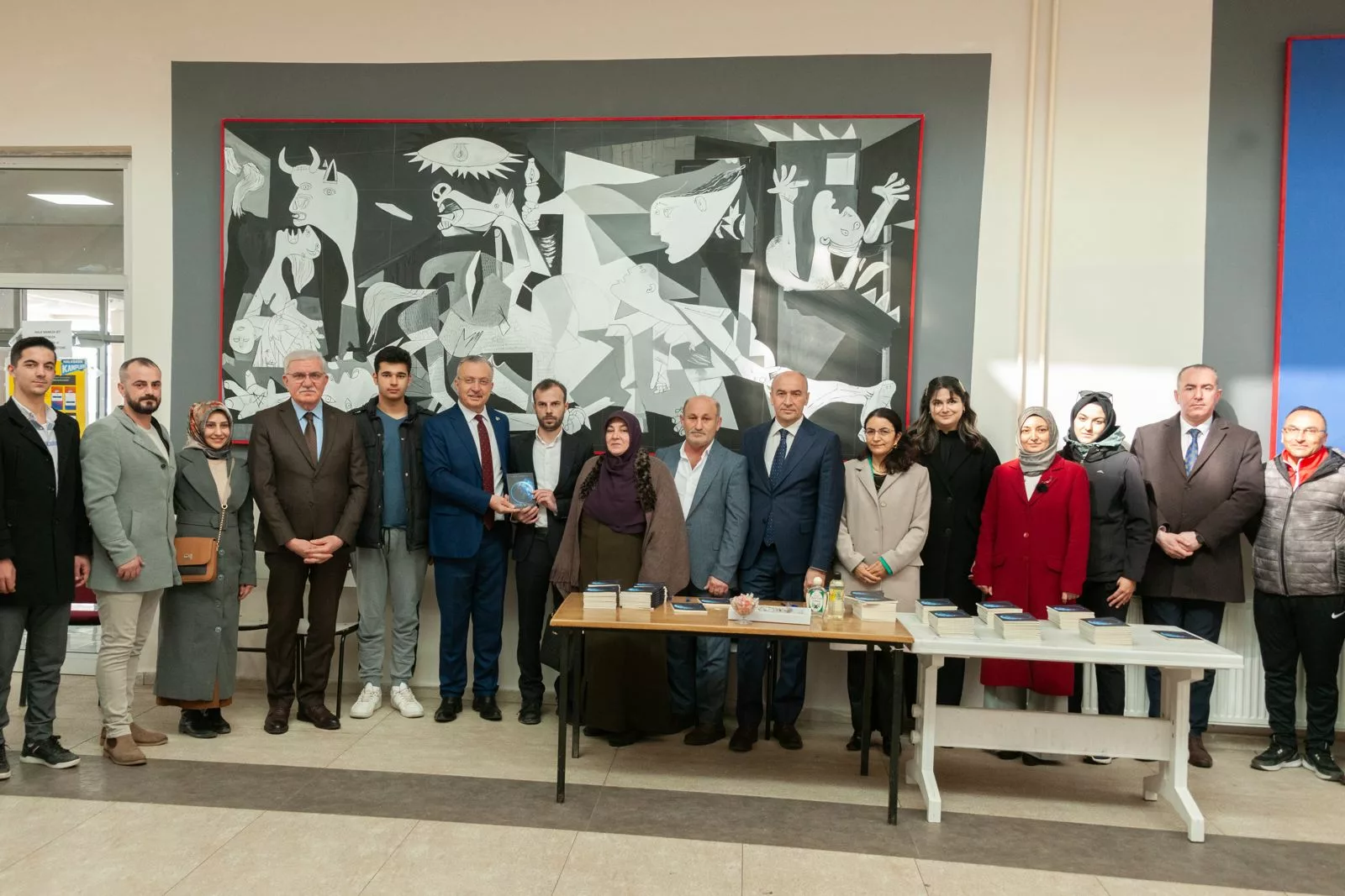 Rektör Levent EBYÜ’de Düzenlenen Kitap Tanıtım ve İmza Gününe Katıldı