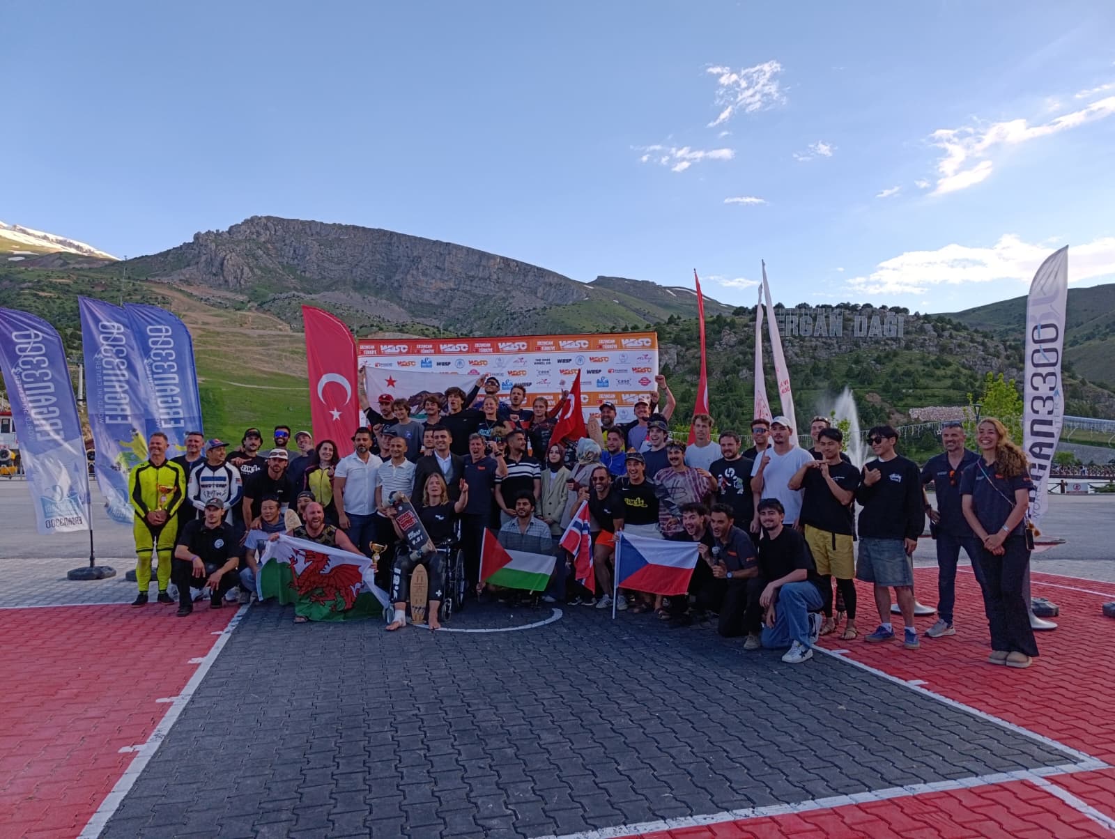 Dünya Kaykay İniş Şampiyonası sona erdi