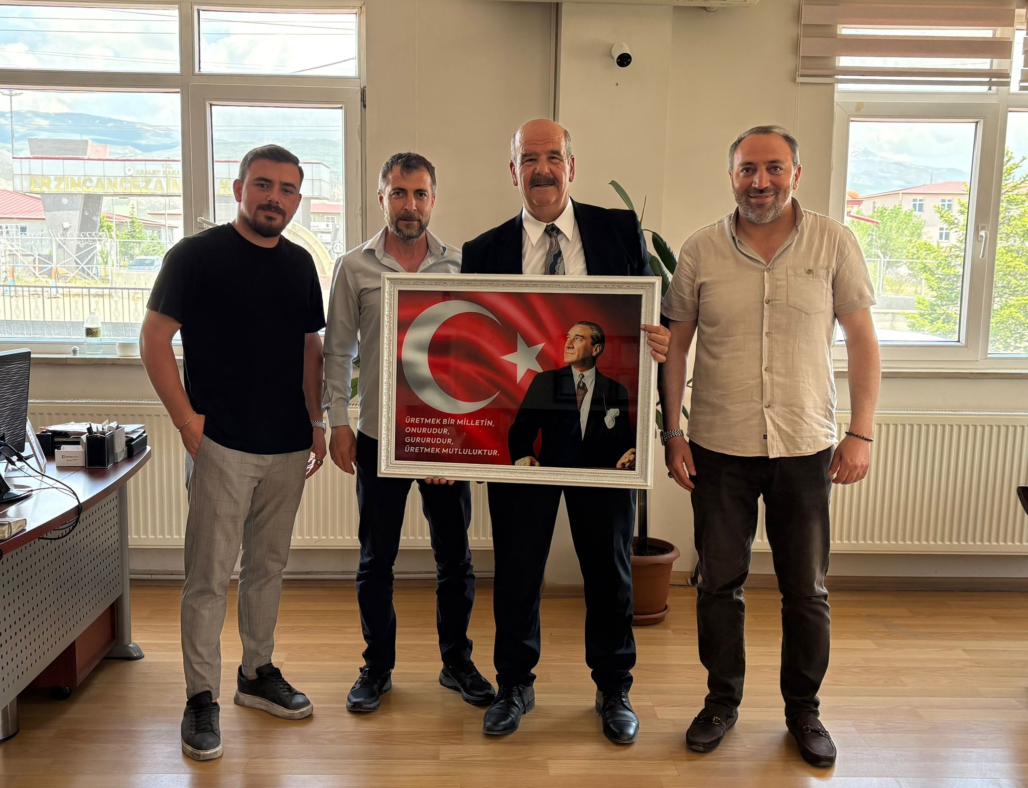 Tan, “Üreten Güçlenirse, Erzincan Güçlenir.”