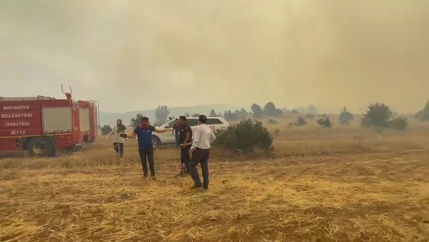 Refahiye'de Ormanlık Alanda Yangın
