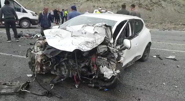 Erzincan'da Feci Kaza 1 Ölü 3 Yaralı