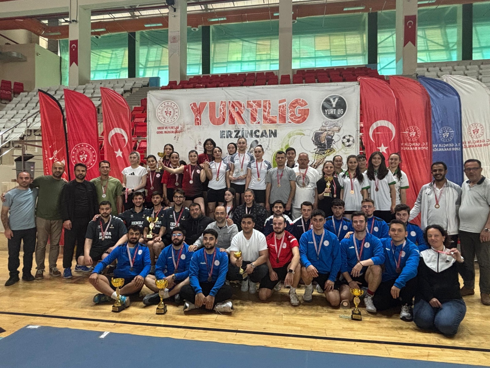Erzincan'da Yurtlig Badminton Türkiye Şampiyonası sona erdi