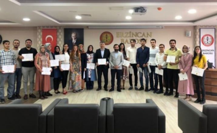 25 Avukat Sertifikalarını Aldı