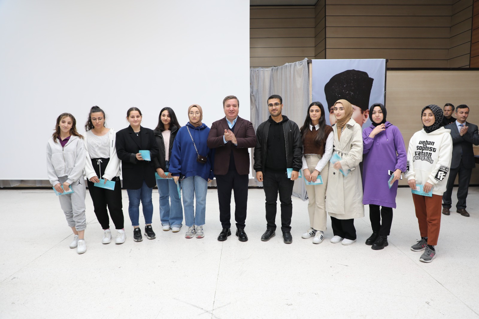 Erzincan'da Öğrencilere Burs Desteği