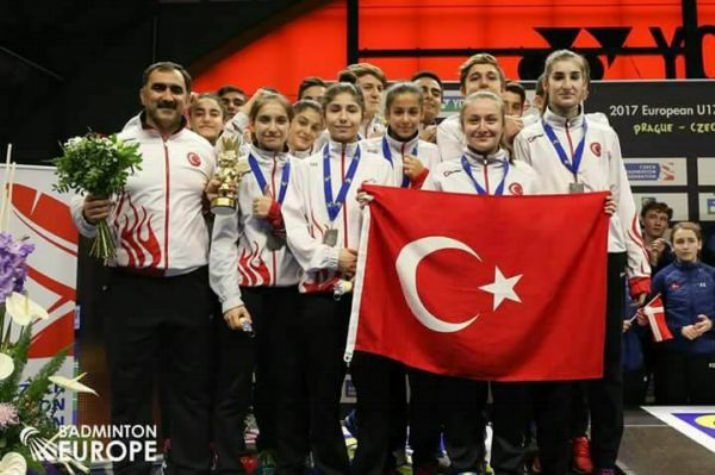 Badmintoncular Avrupa’da Destan Yazdı