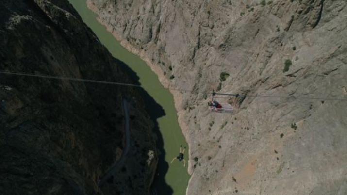 Base Jump Atlayışları Nefesleri Kesti - Video Haber