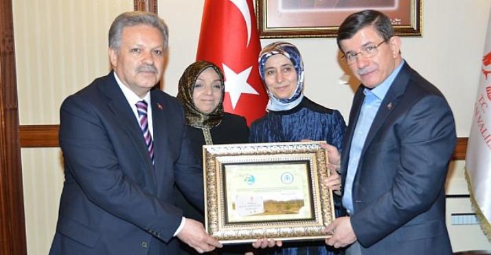 BAKAN YILMAZ’DAN ERDOĞAN’A 3 BİN TL DESTEK
